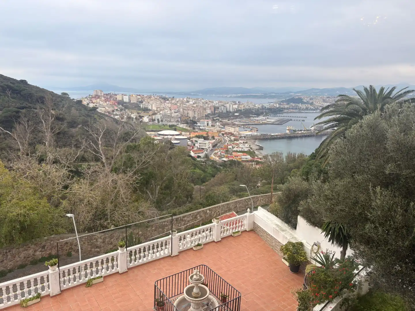 Vista exterior de Casa o xalet en venda en Ceuta amb Aire condicionat, Calefacció i Jardí privat