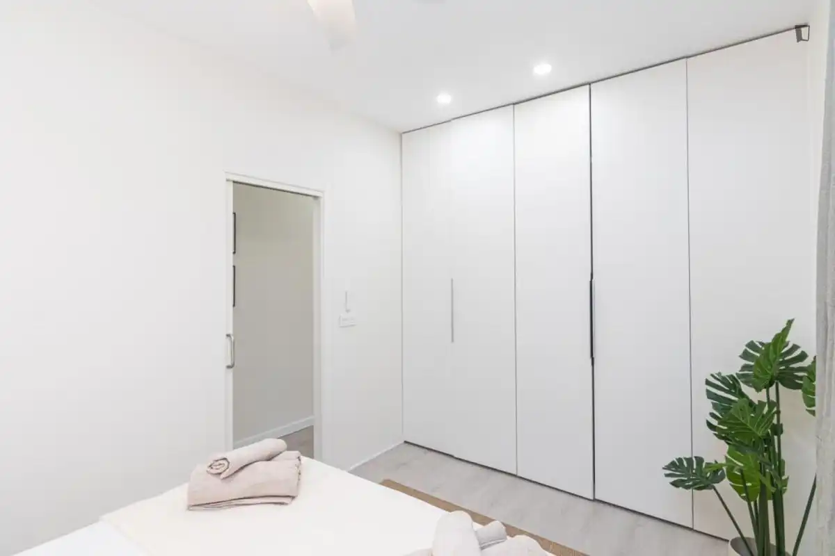 Schlafzimmer von Wohnungen zur Miete in Madrid mit Klimaanlage, Heizung und Möbliert