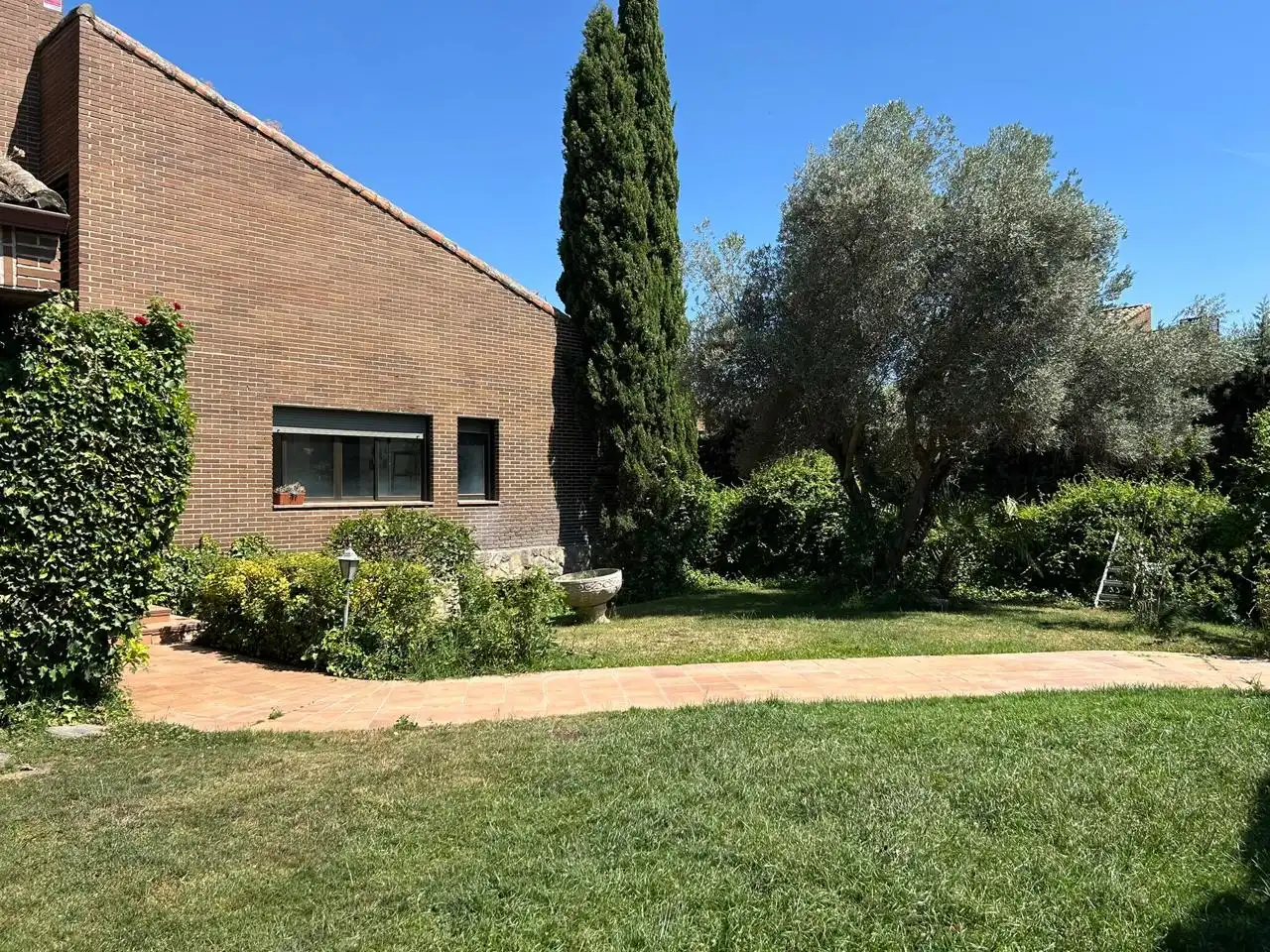 Vista exterior de Casa o chalet en venta en Majadahonda con Calefacción, Jardín privado y Parquet