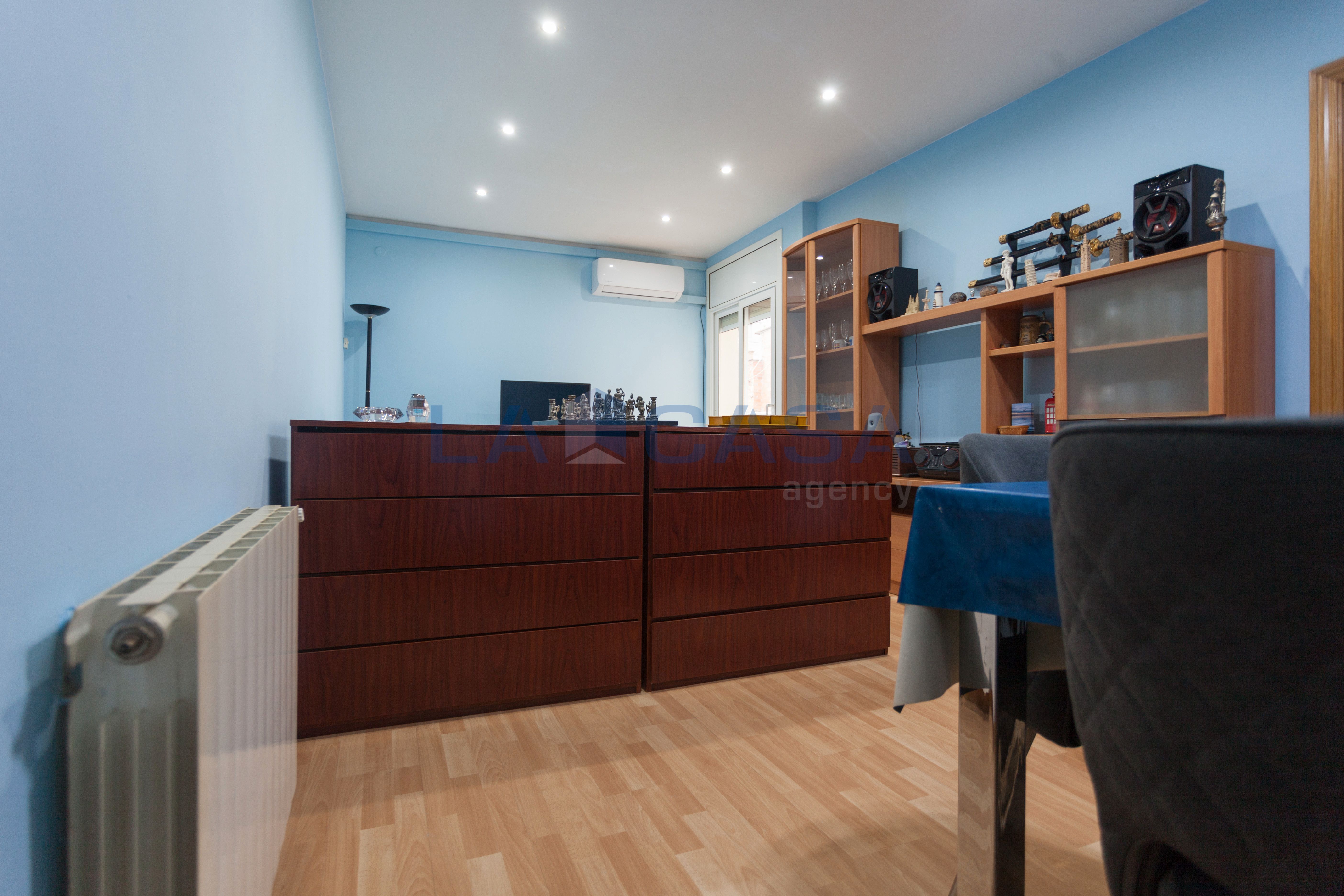 Flat for sale in L'Hospitalet de Llobregat  with Balcony