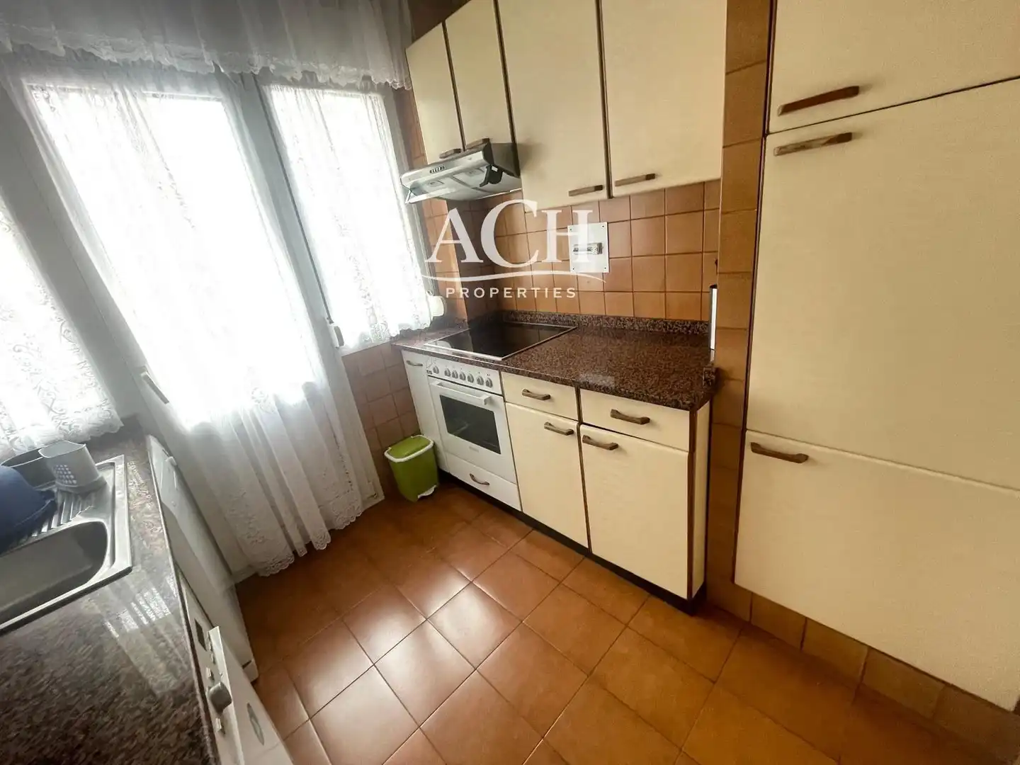 Cuina de Pis de lloguer en Bilbao  amb Terrassa, Moblat i Balcó
