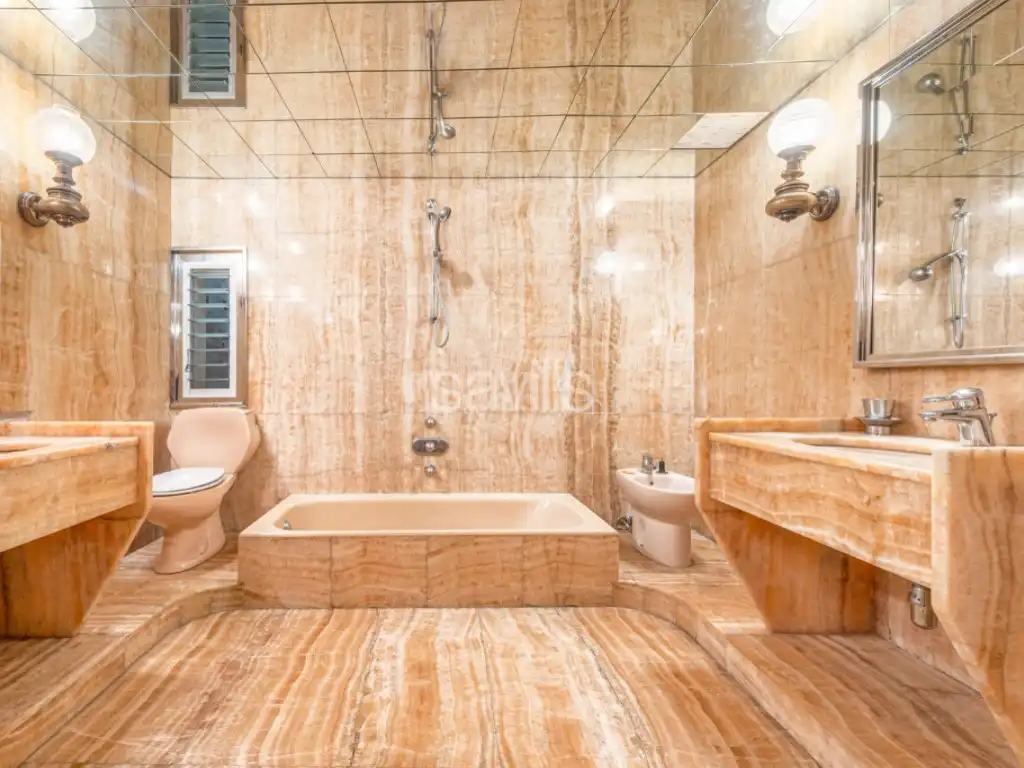 Badezimmer von Wohnungen zum Verkauf in Barcelona