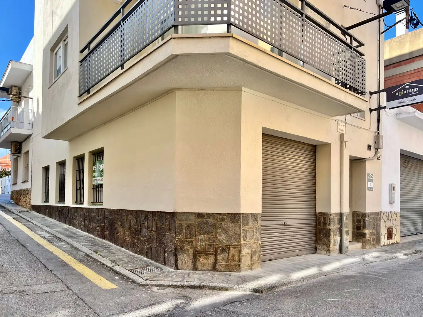Local comercial en alquiler en Carrer Arago 27 27