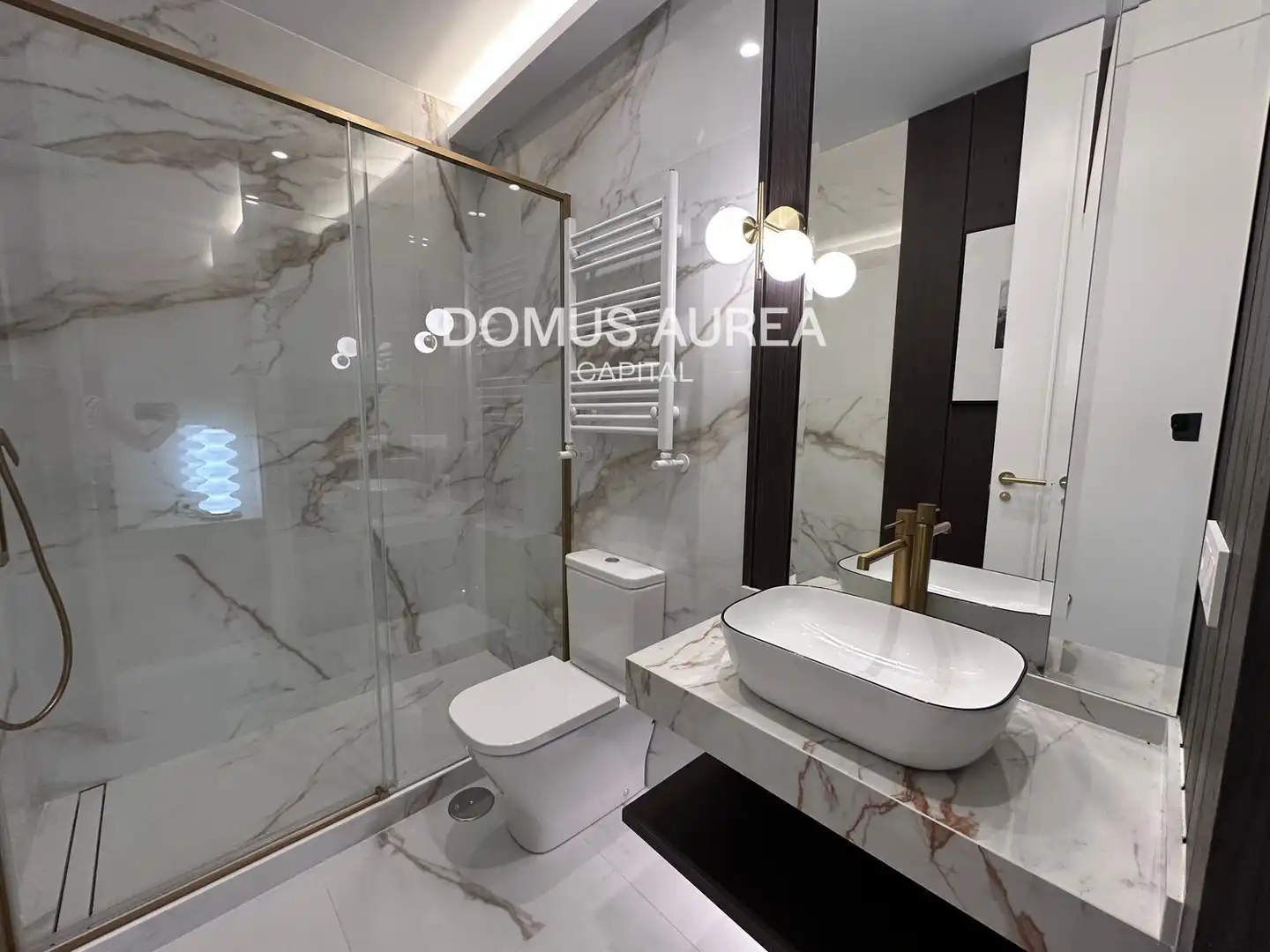 Baño de Piso en venta en Madrid con Aire acondicionado, Calefacción y Amueblado