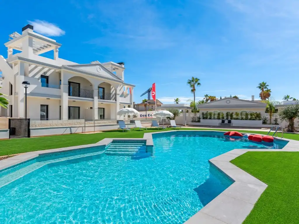 Apartament amb piscina en venda a Calle Número Siete, imagen 2