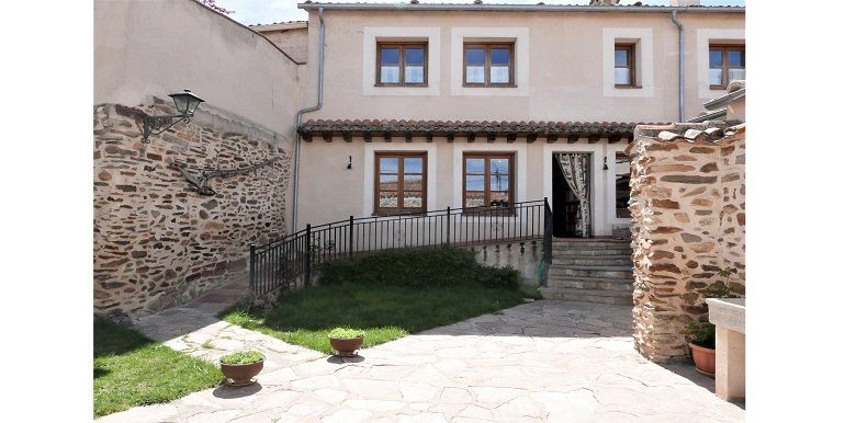 House or chalet for sale in Santa María la Real de Nieva