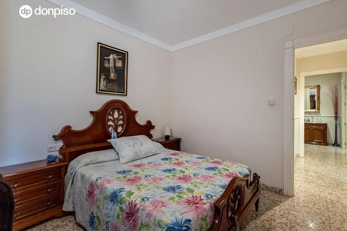 Bedroom of Flat for sale in Granada  with Heating and Terrace
