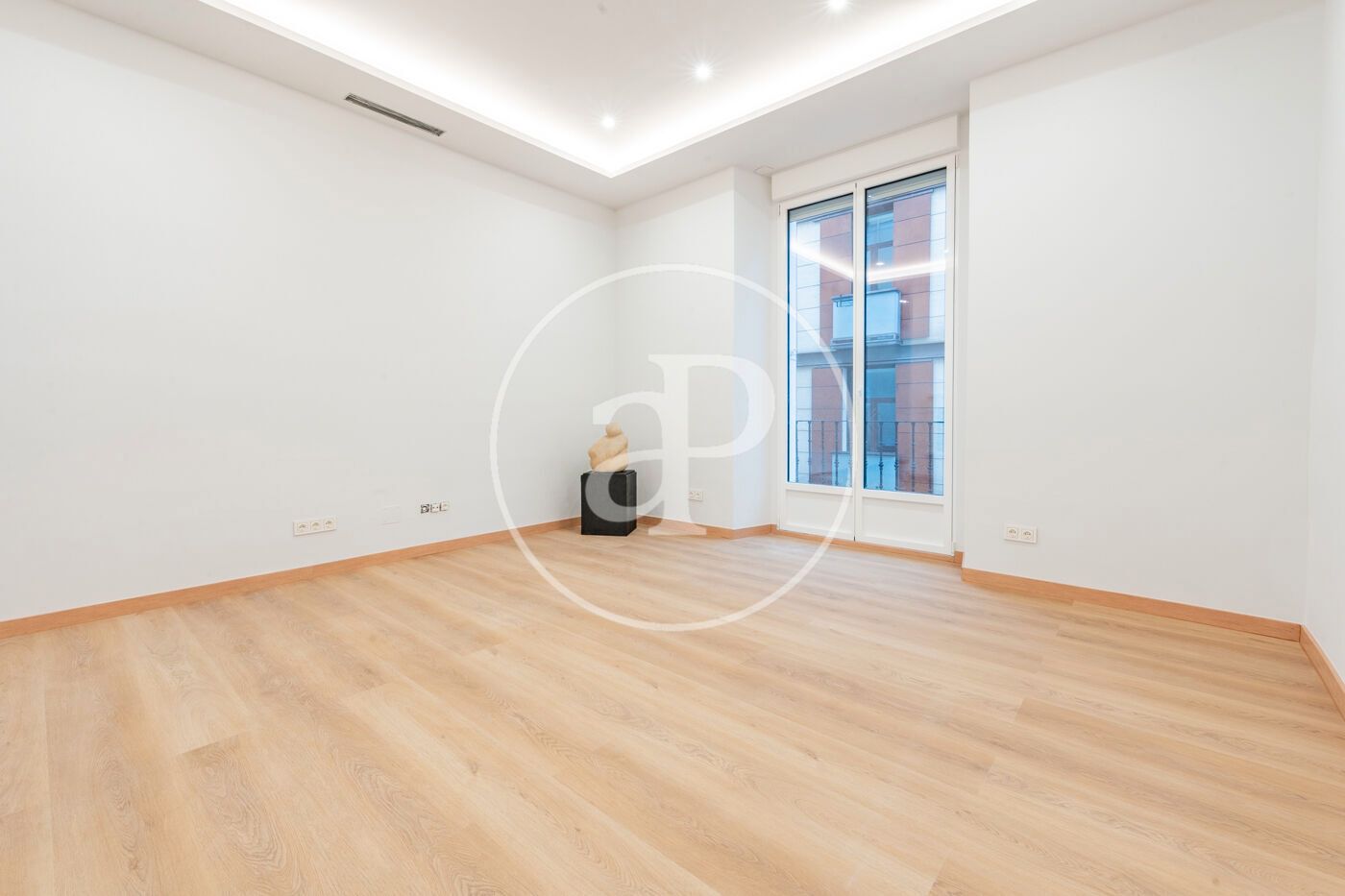 Flat for sale in  Madrid Capital  with Air Conditioner, Heating and Balcony