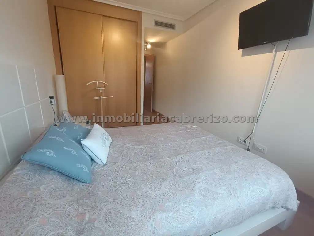 Habitación de Apartamento en venta en  Logroño con Aire acondicionado, Calefacción y Parquet
