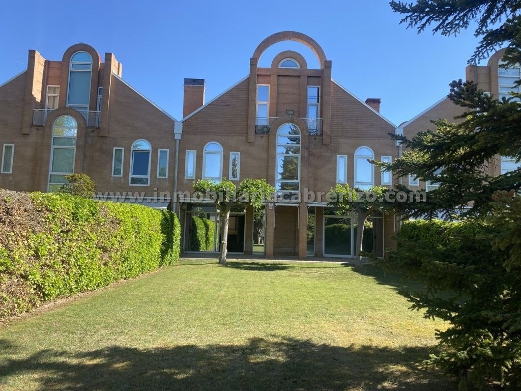 Casa o xalet en venda a N/A, Avda. Madrid