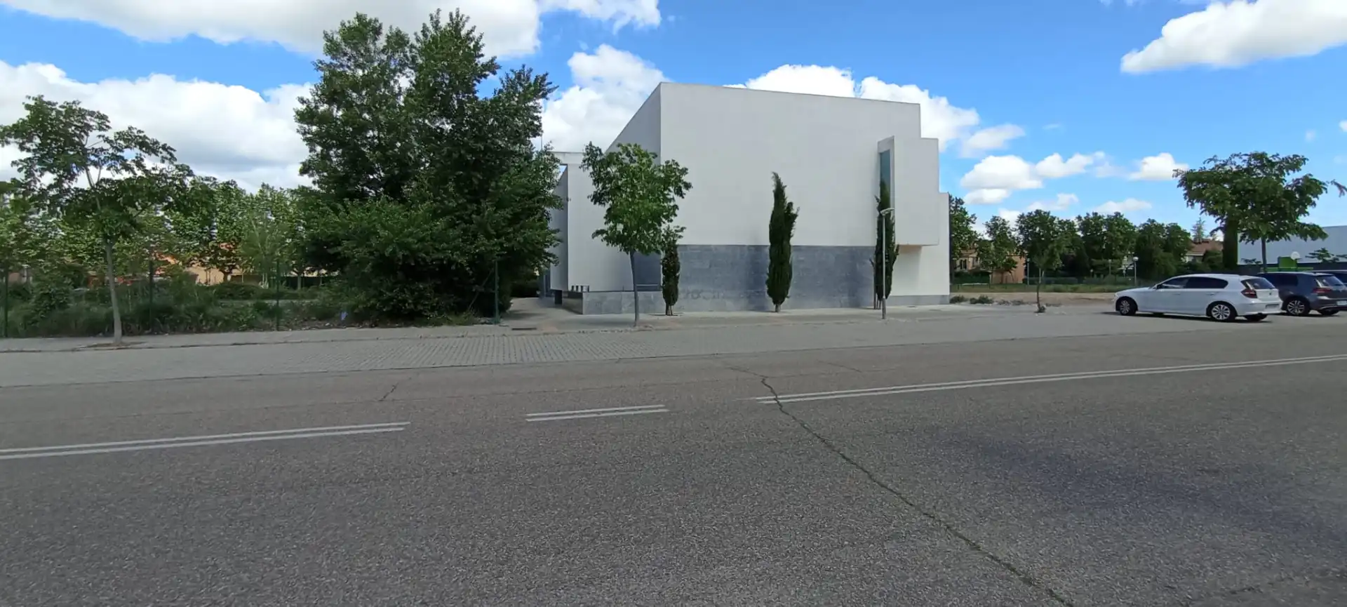 Vista exterior de Casa adosada en venda en Simancas amb Calefacció, Jardí privat i Parquet