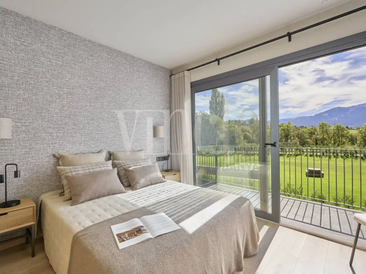 Habitación de Casa adosada en venta en Bolvir con Jardín privado, Parquet y Piscina comunitaria