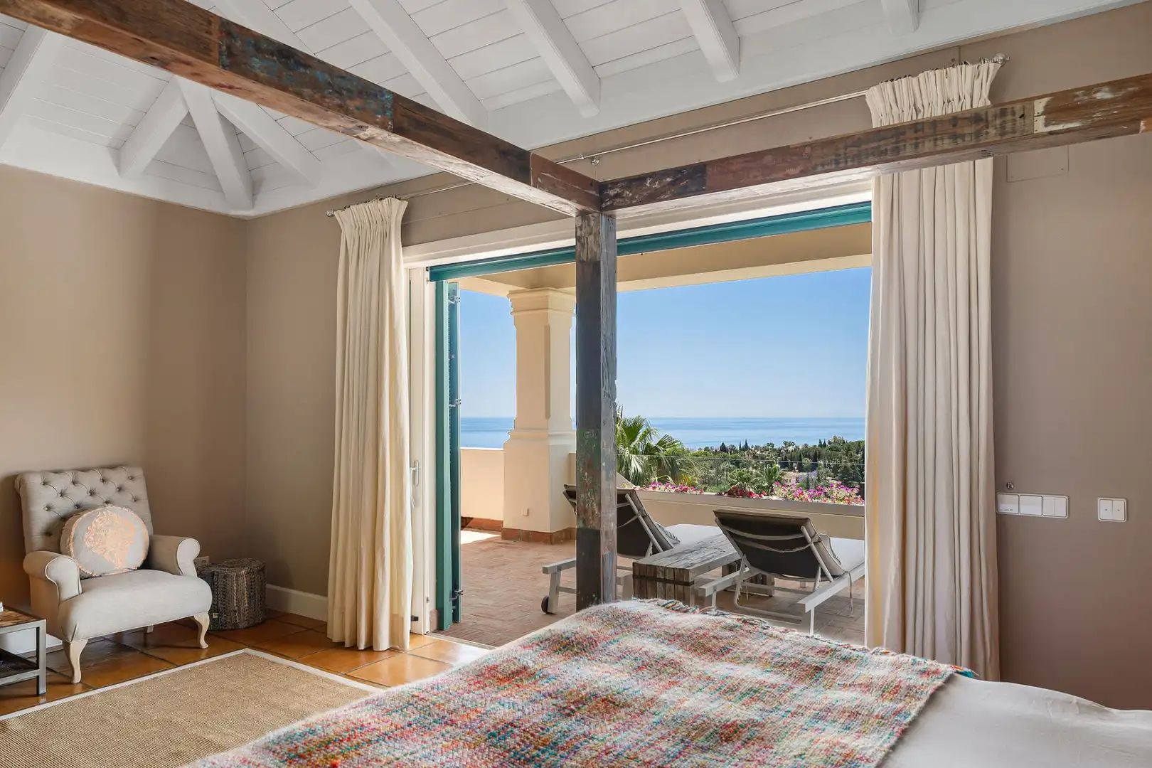 Dormitori de Casa o xalet en venda en Marbella amb Aire condicionat, Calefacció i Jardí privat