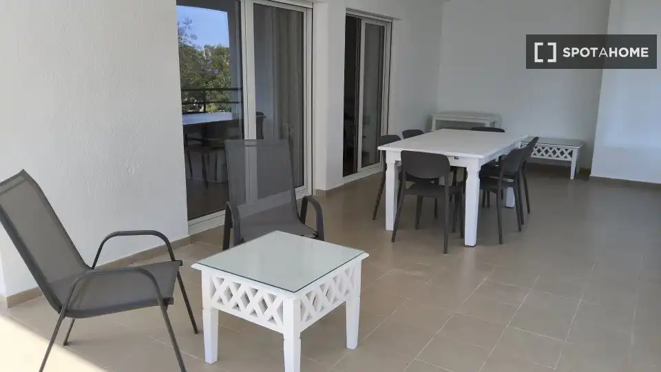 Room in Alfinach - Los Monasterios