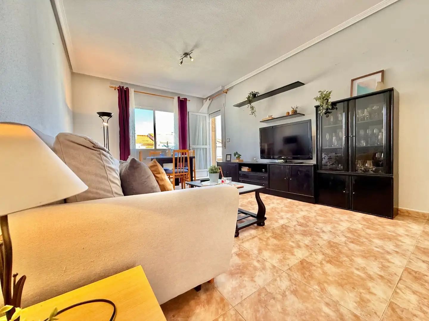 Sala d'estar de Casa o xalet en venda en San Pedro del Pinatar amb Jardí privat, Terrassa i Rentadora
