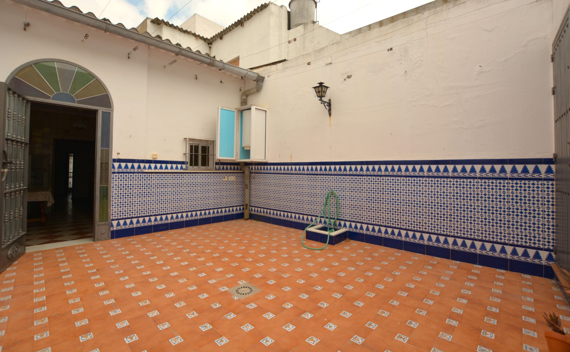 Terraza de Casa adosada en venta en Sanlúcar la Mayor