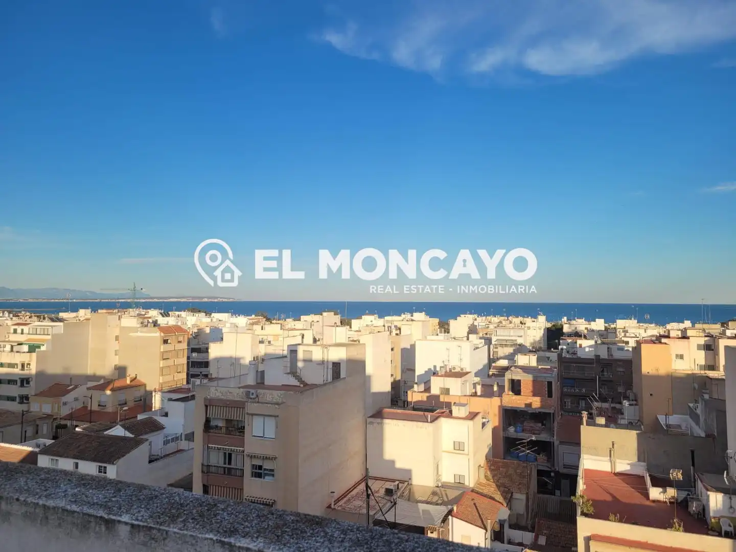 Vista exterior de Ático en venta en Guardamar del Segura con Aire acondicionado, Calefacción y Terraza