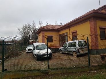 Casa en venda a Leon