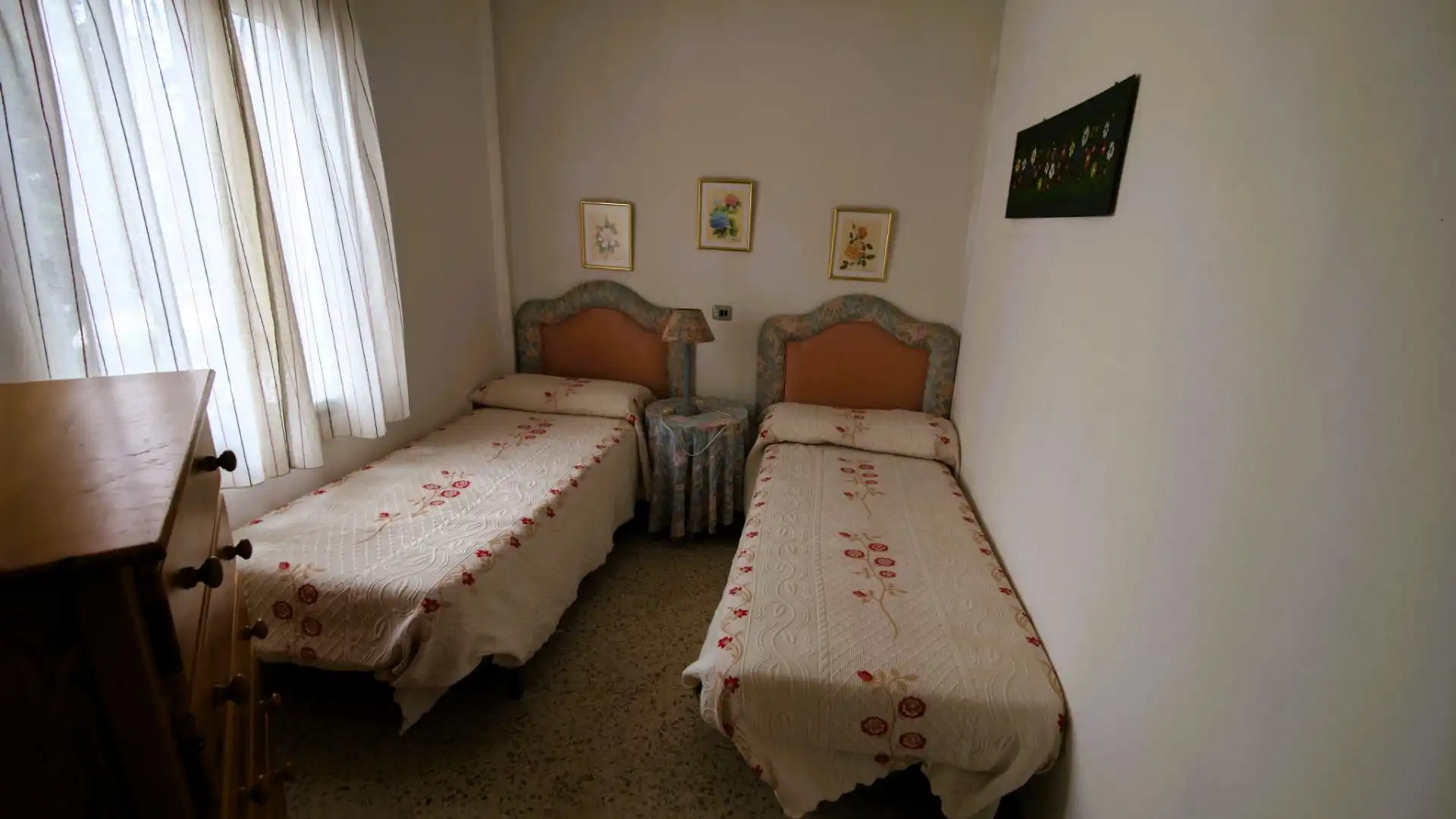 Dormitori de Pis en venda en Motril amb Calefacció, Moblat i Balcó