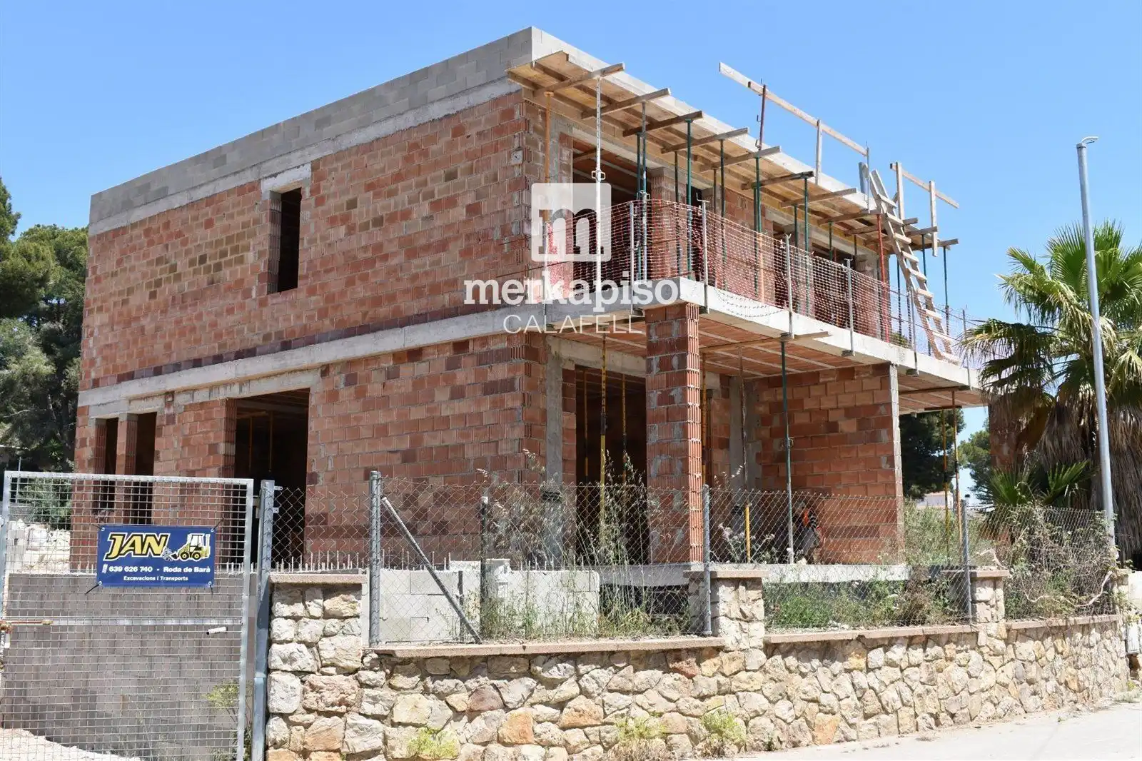 Vista exterior de Casa adosada en venda en Calafell amb Aire condicionat, Calefacció i Terrassa