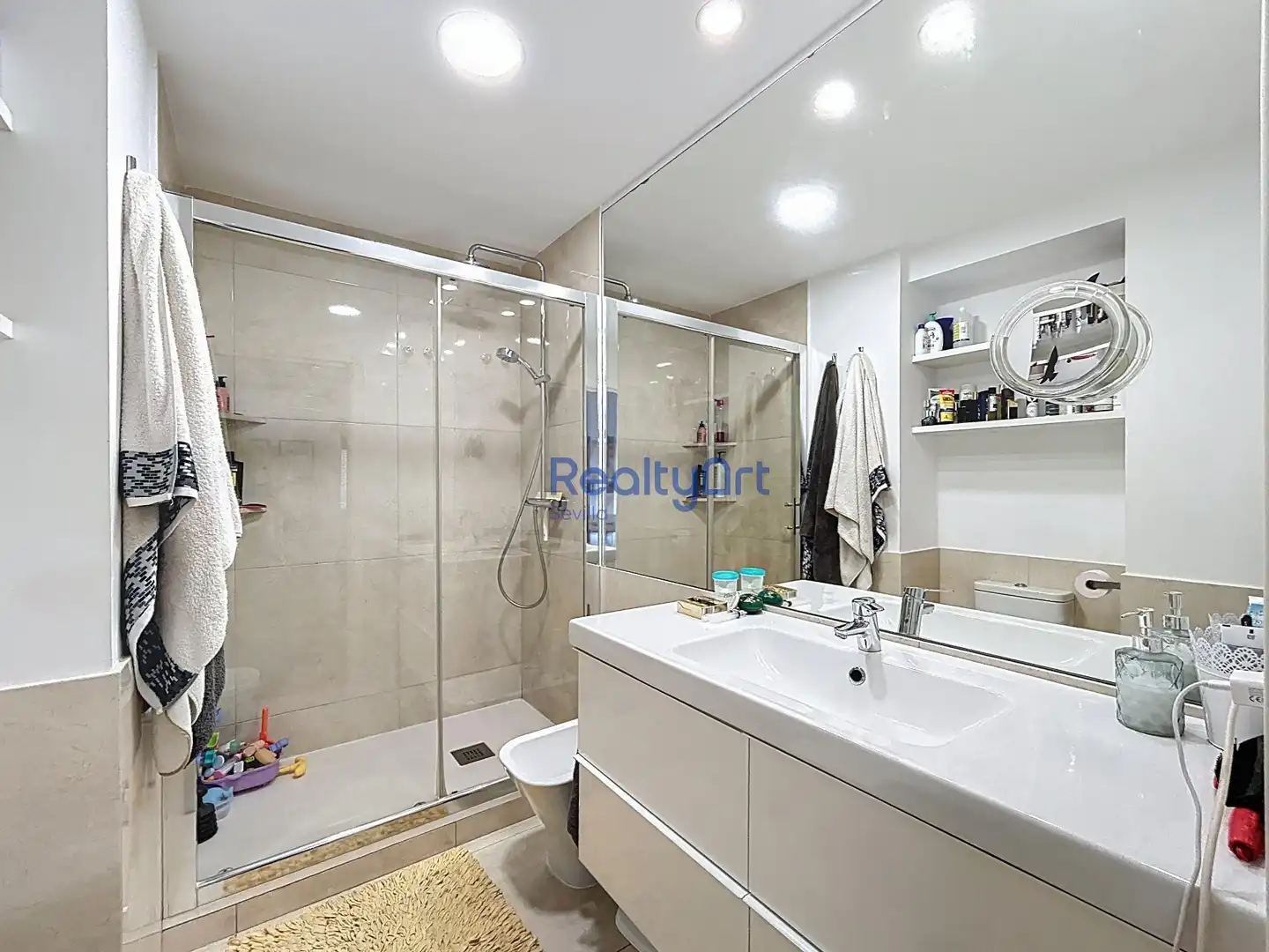 Flat for sale in Calle VIRGEN DE LUJAN, Los Remedios