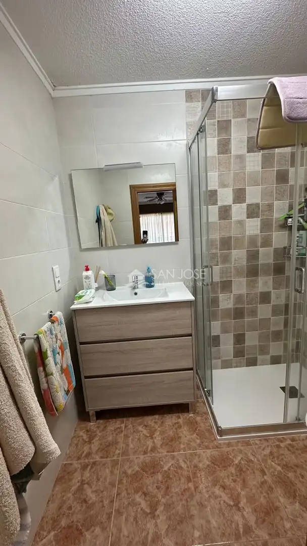Baño de Piso en venta en Elche / Elx con Calefacción, Terraza y Balcón