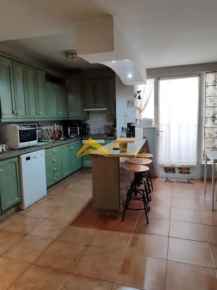 Casa amb terrassa en venda a canovas del castillo, imagen 10