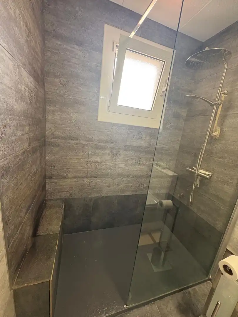 Baño de Casa o chalet en venta en Corbera de Llobregat con Aire acondicionado, Calefacción y Jardín privado