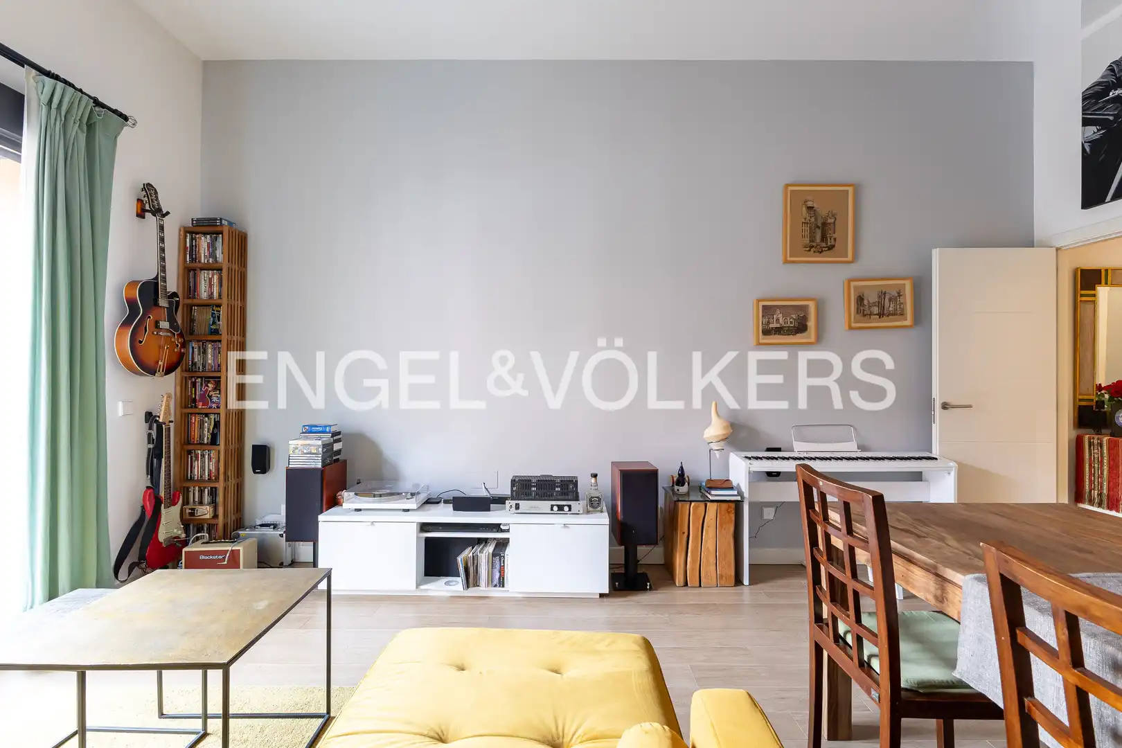 Sala de estar de Dúplex en venta en Madrid con Aire acondicionado, Calefacción y Jardín privado