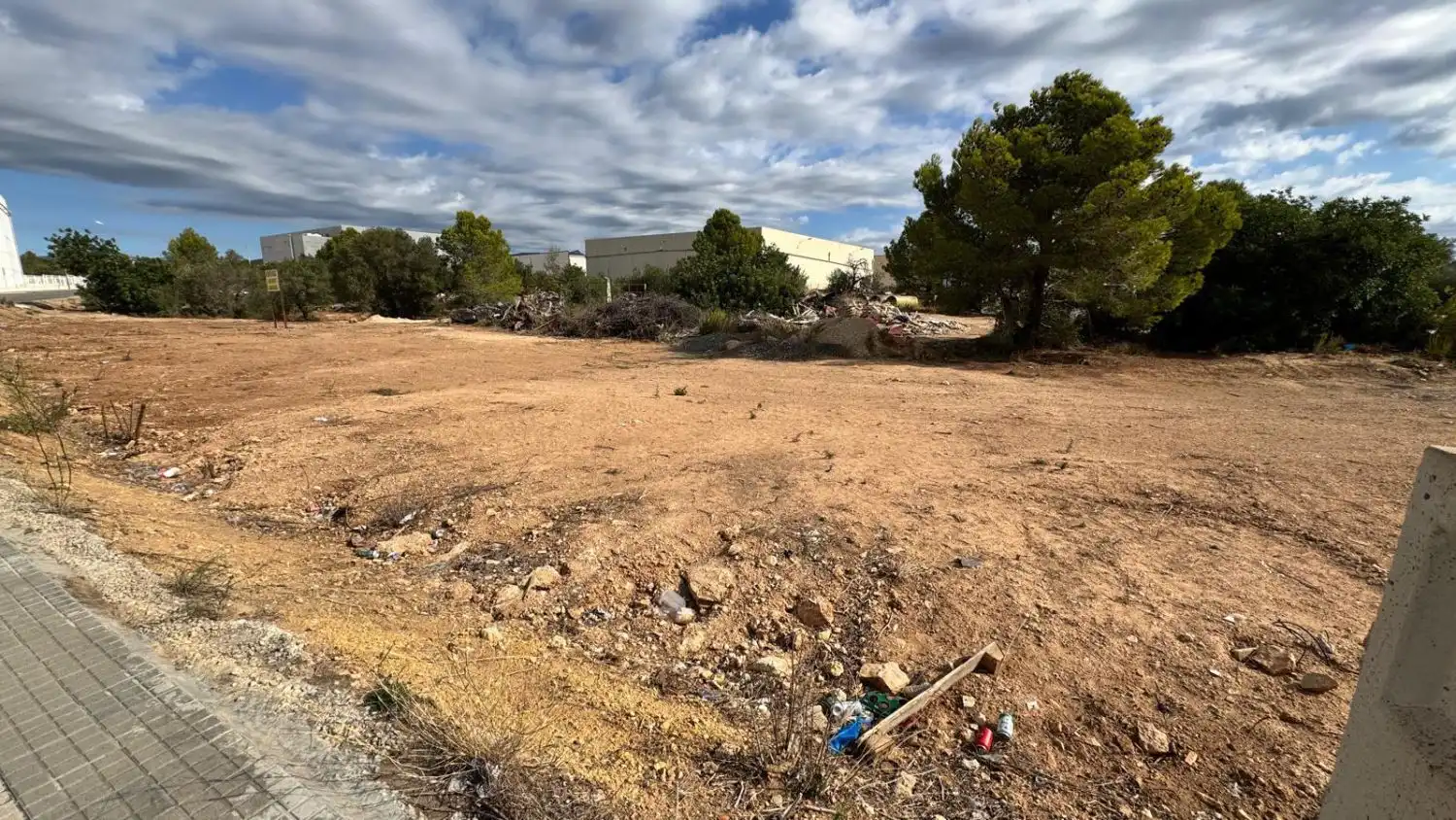 Terreno industrial en venta en Enganxador dels quintos