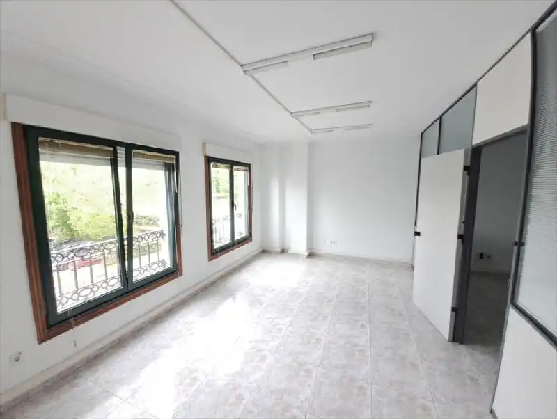 Office space to rent in Campo da Torre - Mollabao