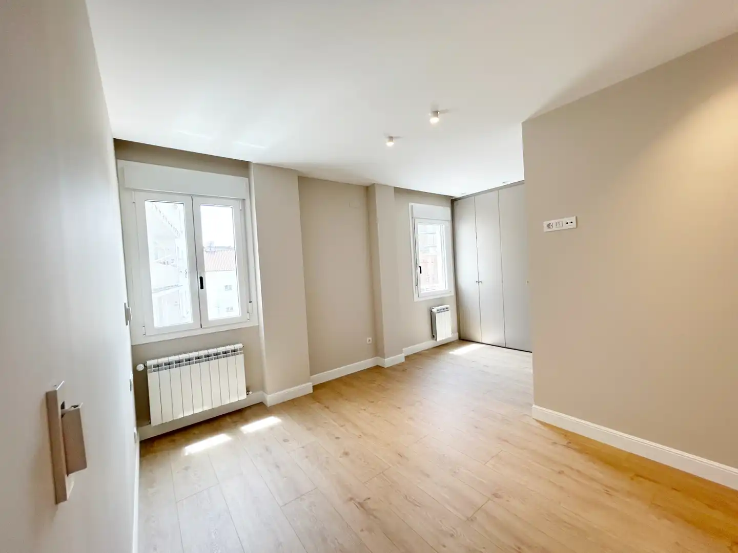 Habitación de Piso en venta en Vitoria - Gasteiz con Calefacción, Trastero y Horno