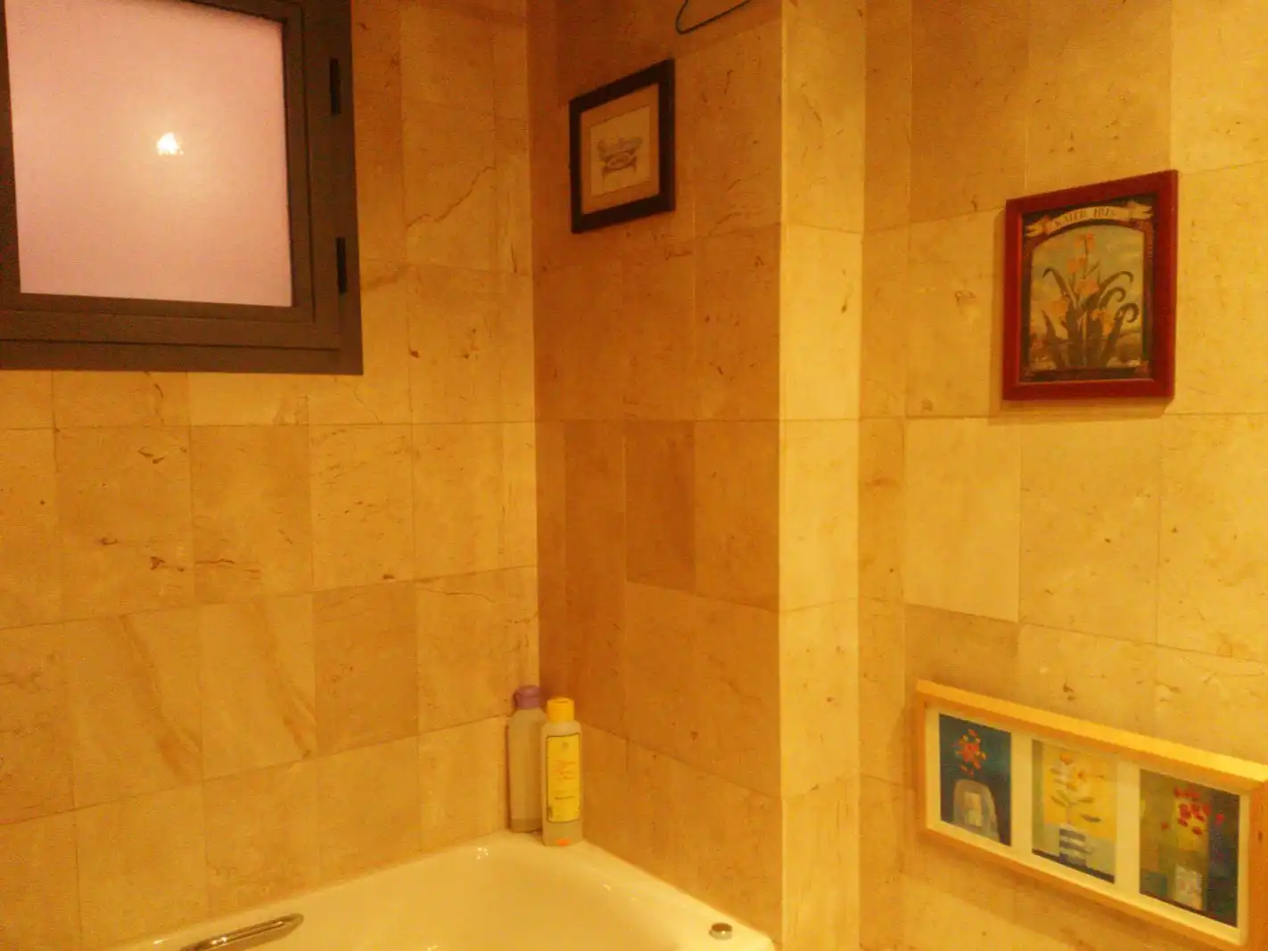 Badezimmer von Wohnung zur Miete in Madrid mit Klimaanlage, Heizung und Privatgarten