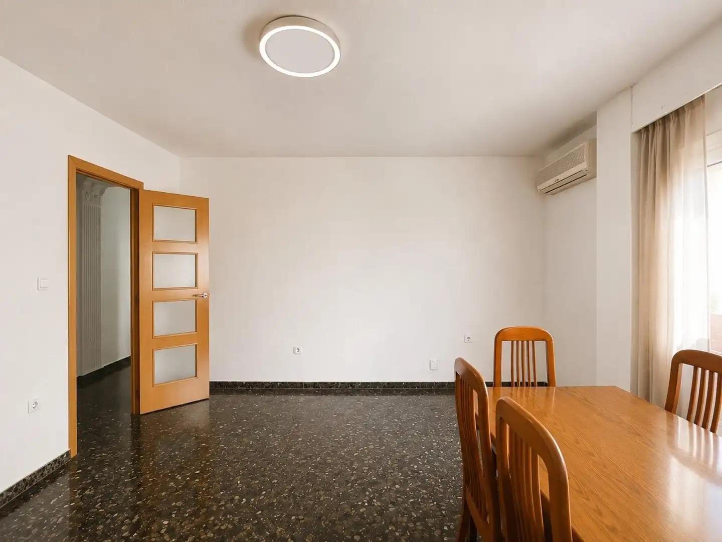 Esszimmer von Wohnung zum Verkauf in Xirivella mit Klimaanlage, Heizung und Terrasse