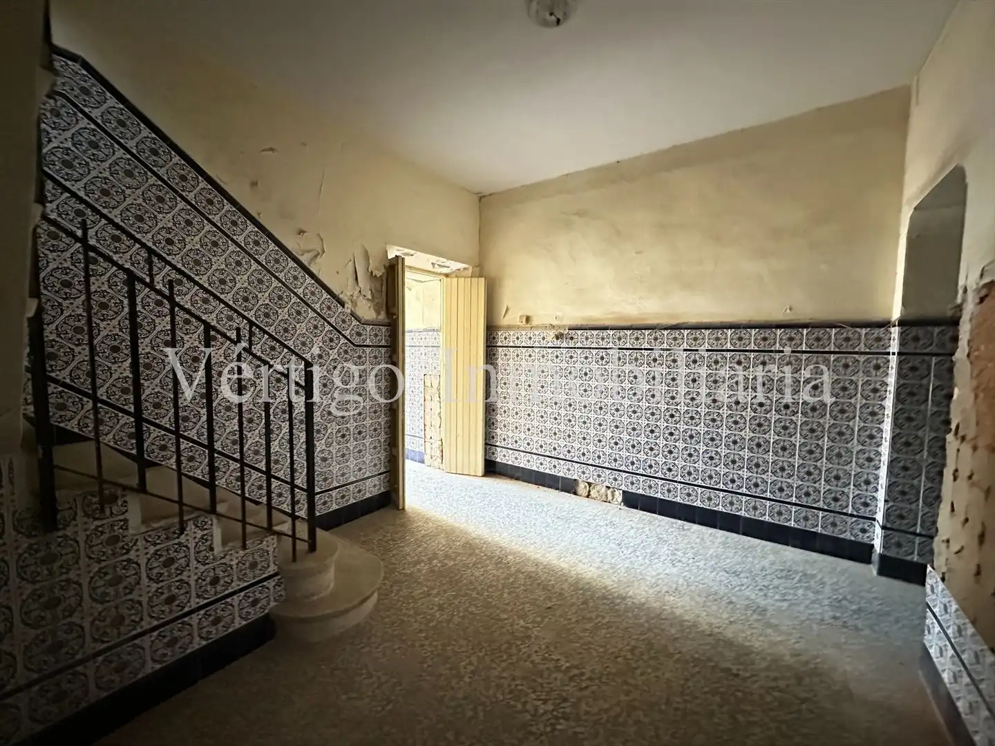 Houses for sale in Dos Hermanas  with Terrace, Storage room and Balcony