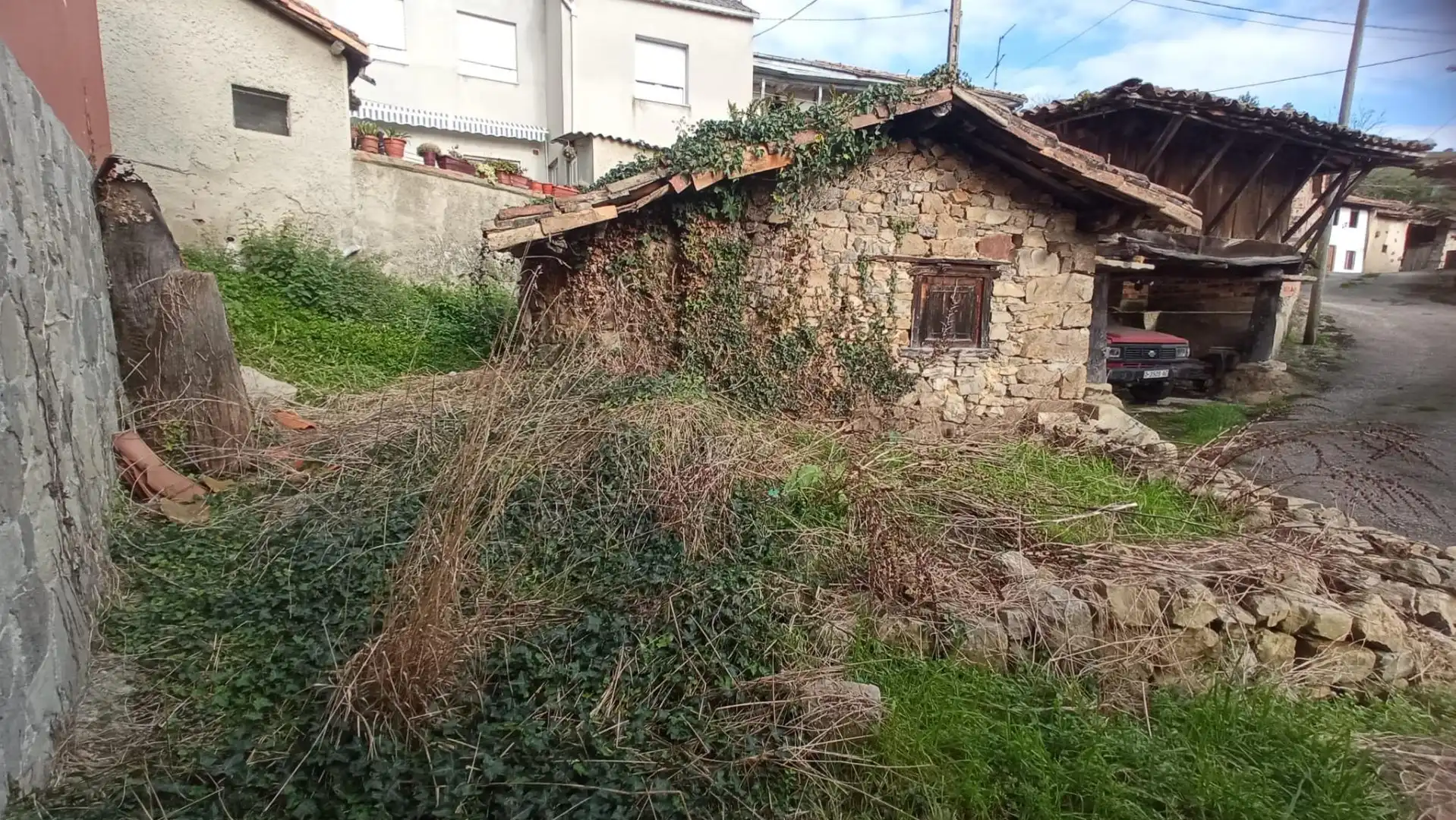 Finca rústica en venta en Sariego con Jardín privado y Amueblado