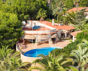 Vista exterior de Casa o xalet en venda en Benissa amb Calefacció, Jardí privat i Terrassa