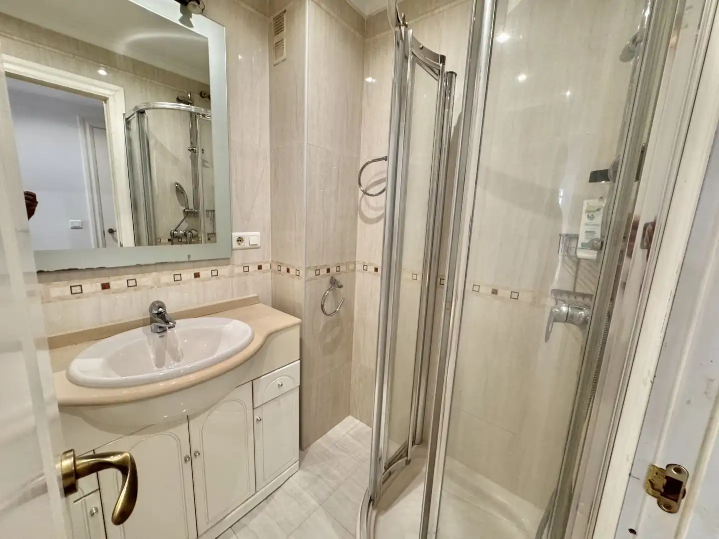 Baño de Apartamento en venta en Torremolinos con Aire acondicionado, Calefacción y Trastero