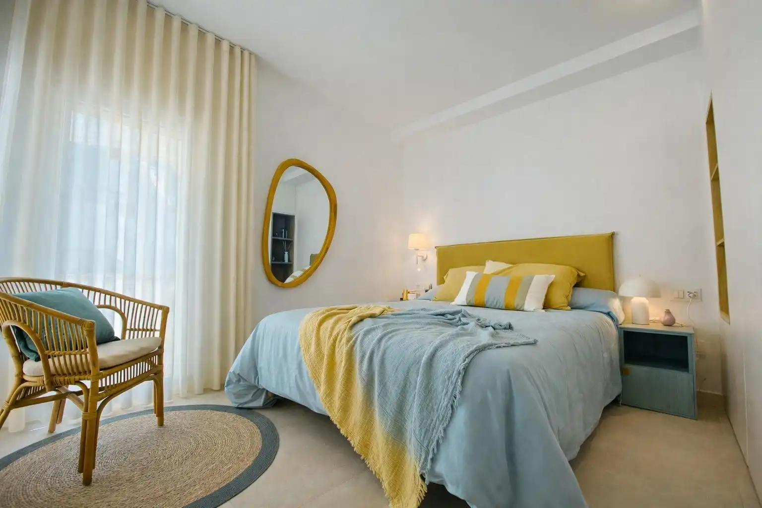 Habitación de Piso en venta en Pilar de la Horadada con Jardín privado, Terraza y Trastero