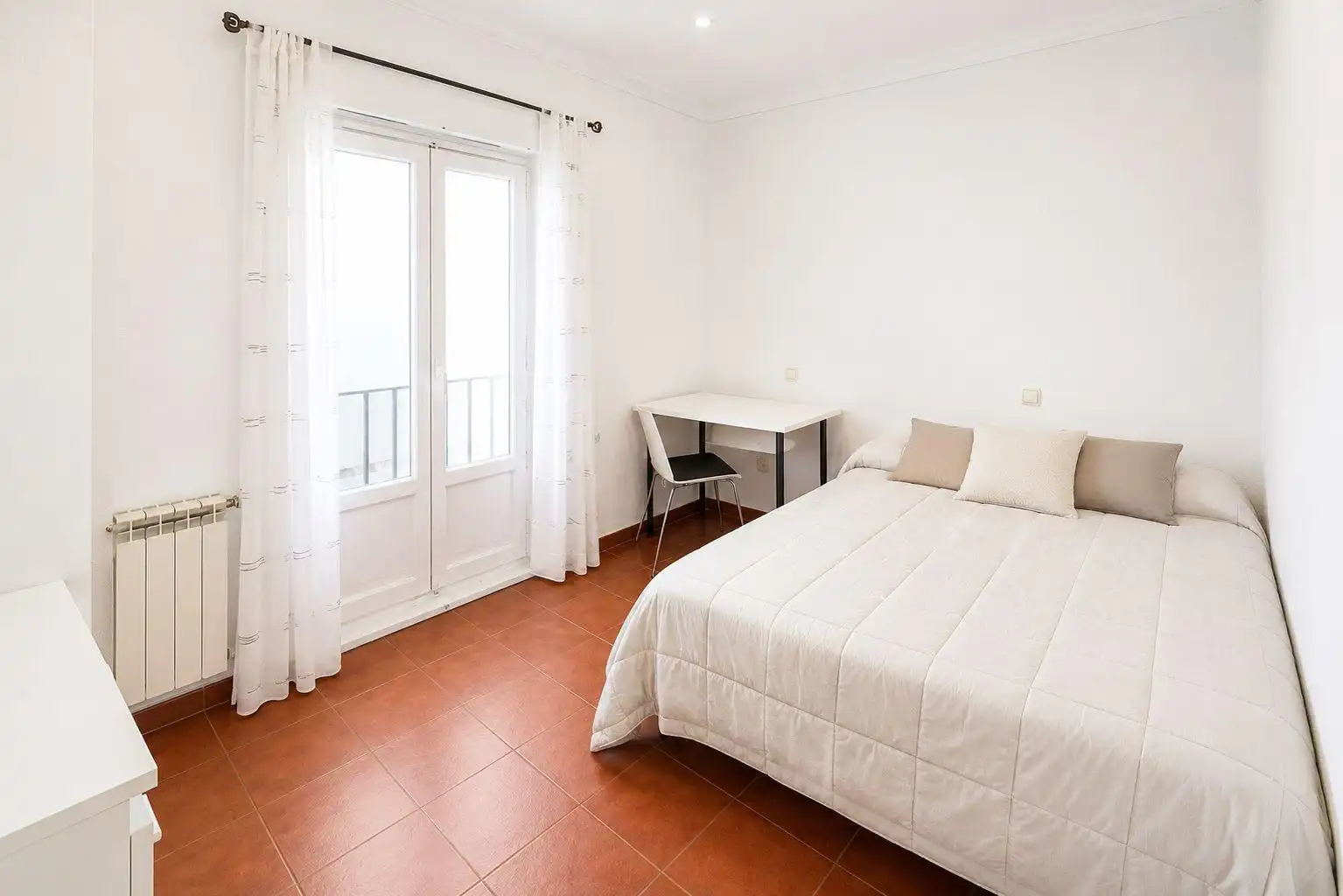 Bedroom of Flat for rent in Madrid  with Heating, Furnished and Balcony