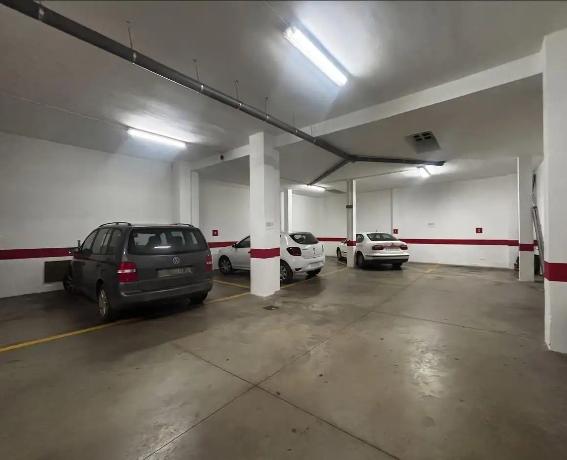Parking de Ático en venta en Huelva con Aire acondicionado, Terraza y Amueblado