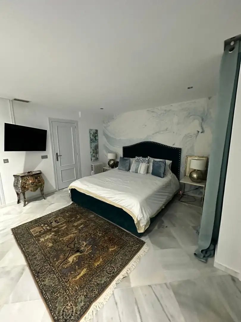 Dormitori de Casa adosada en venda en Marbella amb Aire condicionat, Terrassa i Moblat