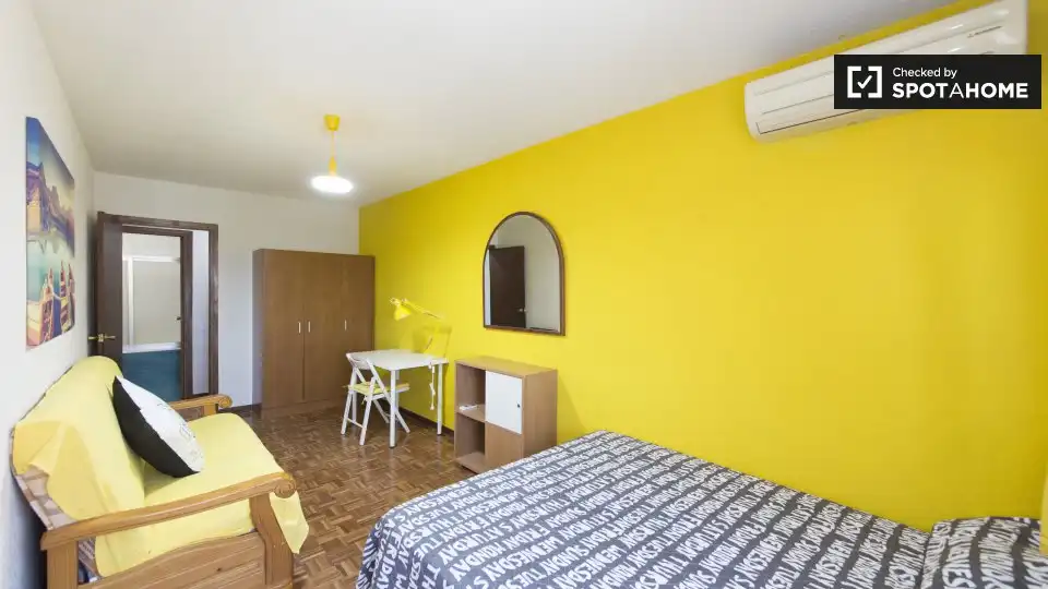 Bedroom of Flat for rent in Alcalá de Henares  with Air Conditioner, Heating and Furnished