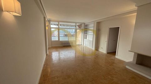 Foto 3 de Piso en venta en Avenida de Alberto de Alcocer, Nueva España, Madrid Capital