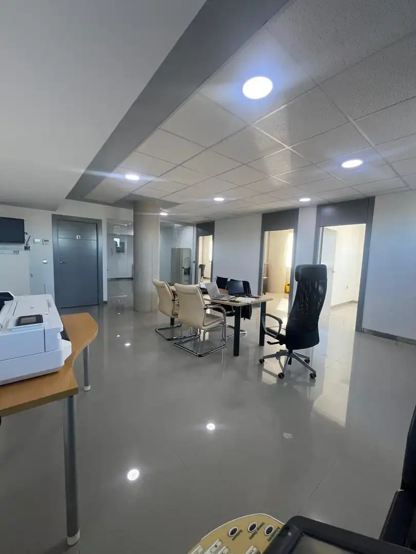 Oficina de lloguer en Murcia amb Traster