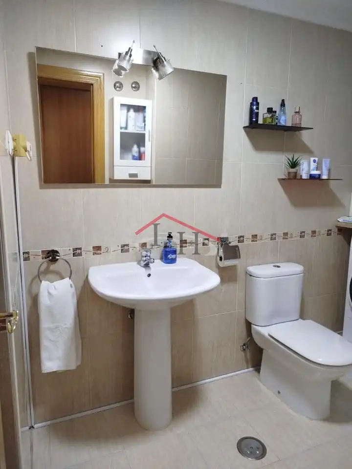 Bathroom of Apartments for sale in San Andrés del Rabanedo  with Heating, Parquet flooring and Terrace