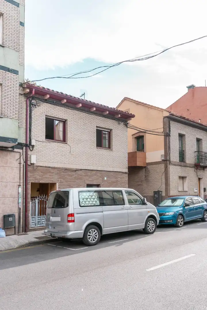 Vista exterior de Casa o chalet en venta en Llanera con Calefacción, Jardín privado y Terraza