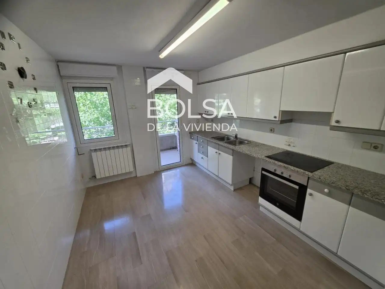 Cuina de Pis en venda en Manresa amb Aire condicionat, Calefacció i Terrassa