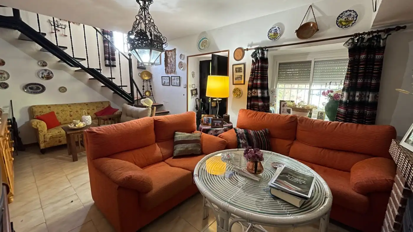Sala d'estar de Casa o xalet en venda en Carcabuey amb Calefacció, Jardí privat i Terrassa