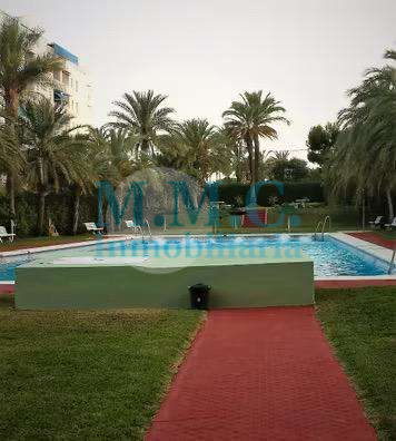 Piscina de Pis de lloguer en Roquetas de Mar amb Aire condicionat, Calefacció i Moblat